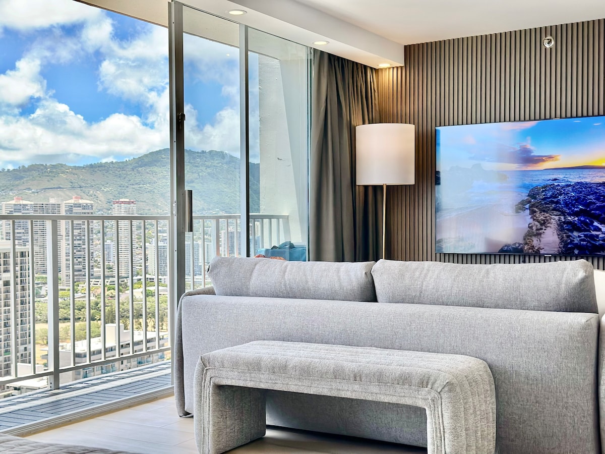 Penthouse Upscale Oceanview King Studio Near Beach