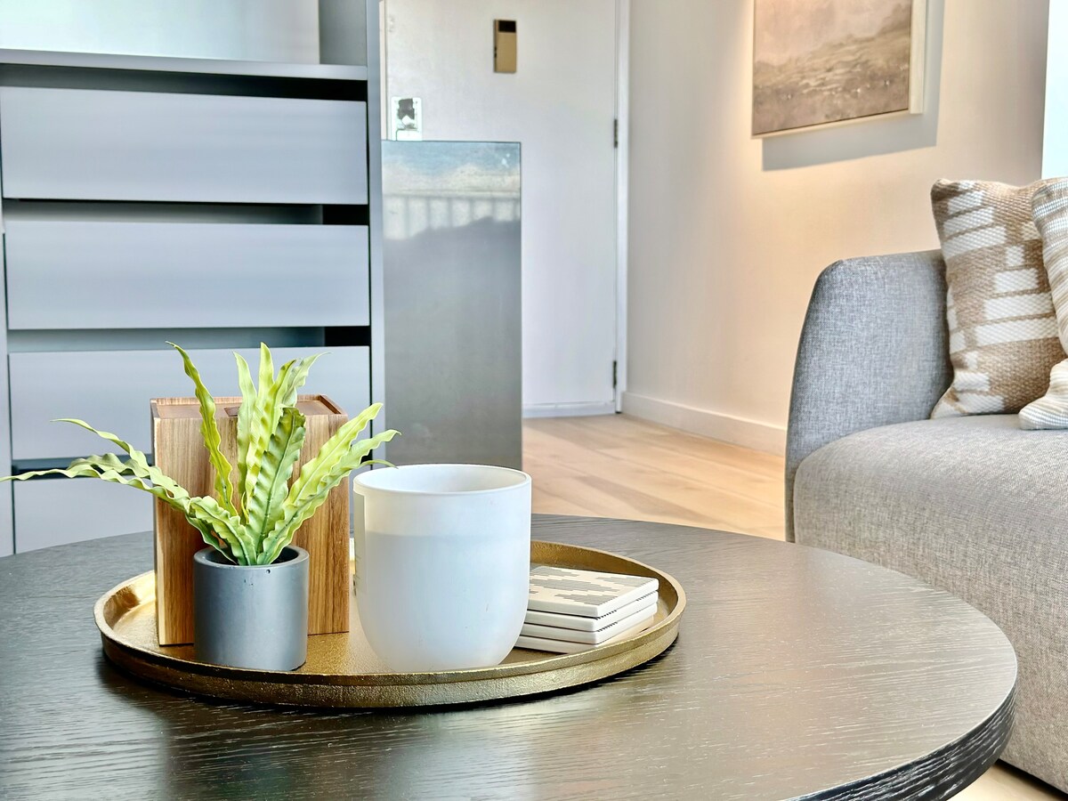 Penthouse Upscale Oceanview King Studio Near Beach