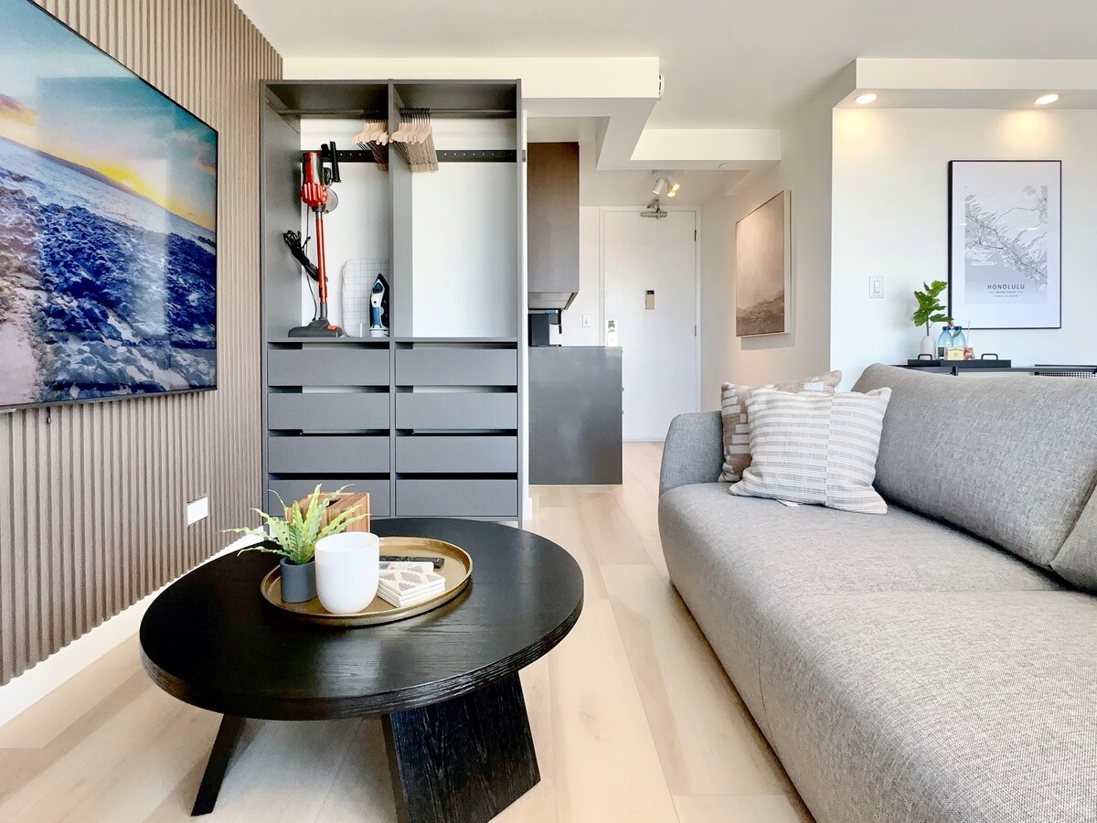 Penthouse Upscale Oceanview King Studio Near Beach