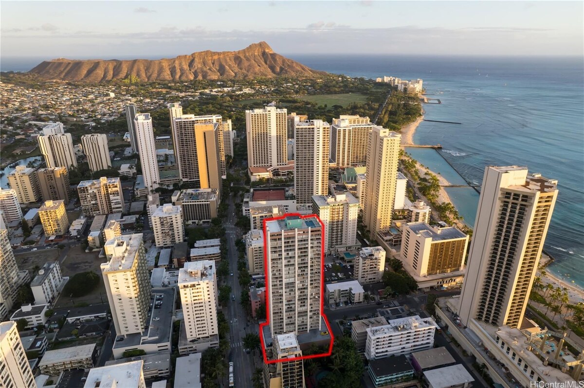 Penthouse Upscale Oceanview King Studio Near Beach