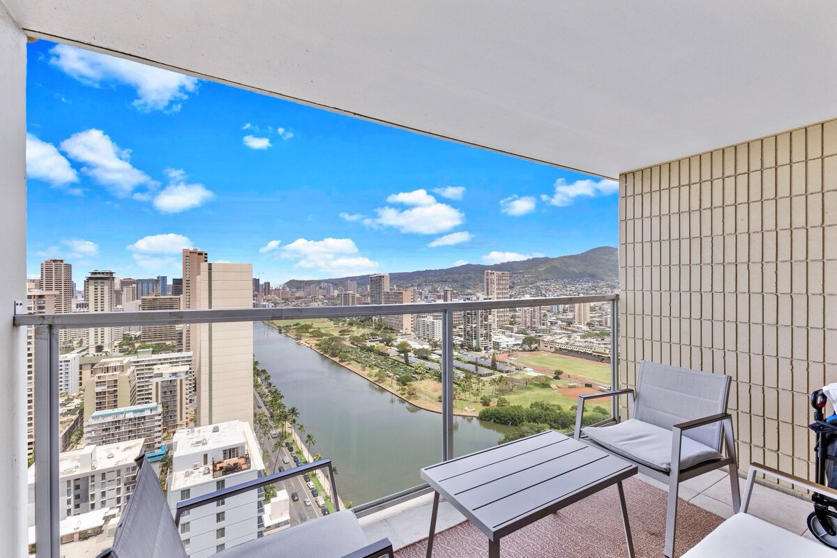 33FL-Gorgeous Waikiki Studio w/City & Ocean Views