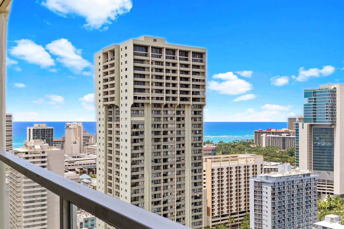 33FL-Gorgeous Waikiki Studio w/City & Ocean Views
