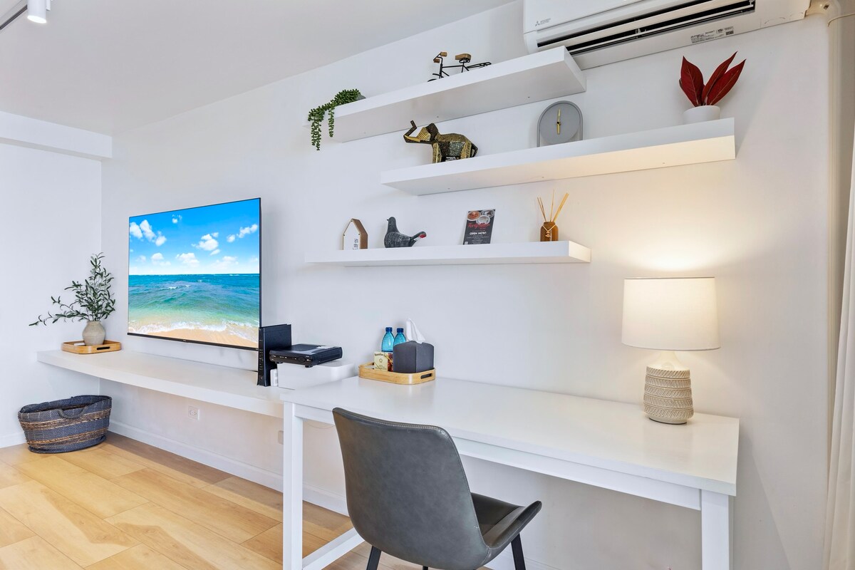 33FL-Gorgeous Waikiki Studio w/City & Ocean Views