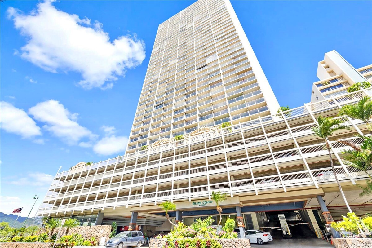 33FL-Gorgeous Waikiki Studio w/City & Ocean Views