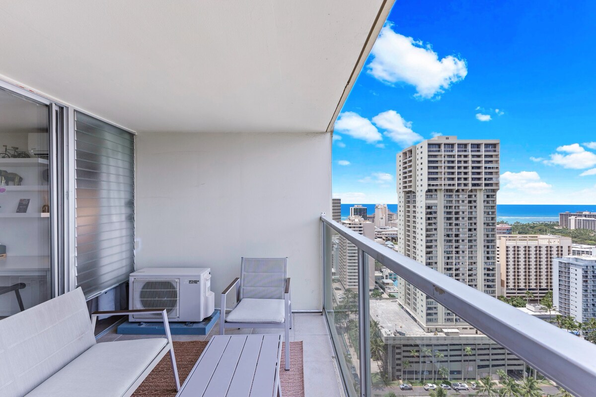 33FL-Gorgeous Waikiki Studio w/City & Ocean Views