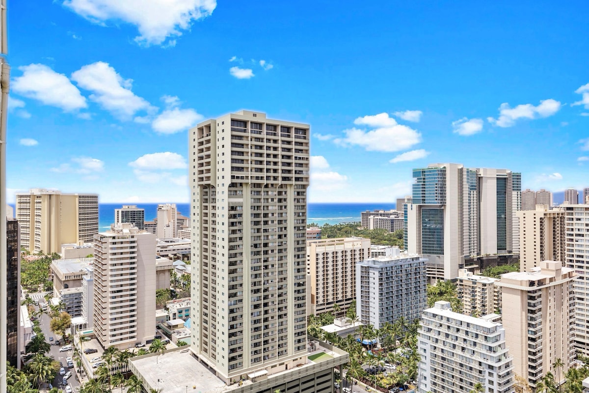 33FL-Gorgeous Waikiki Studio w/City & Ocean Views