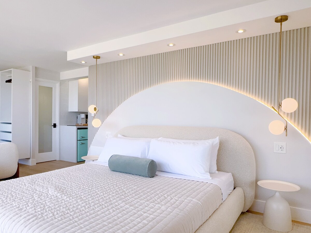 Top FL-Luxury Ocean View King Suite-Waikiki Beach~