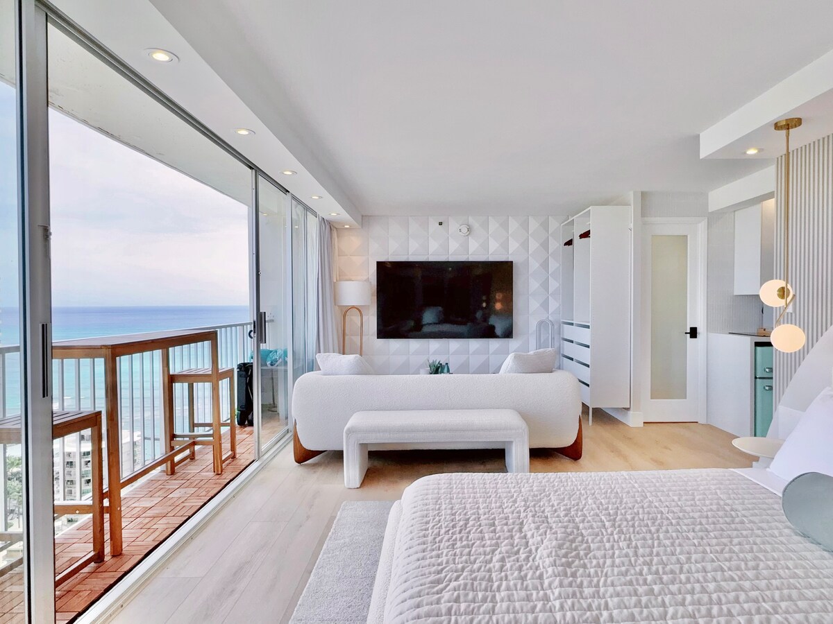 Top FL-Luxury Ocean View King Suite-Waikiki Beach~