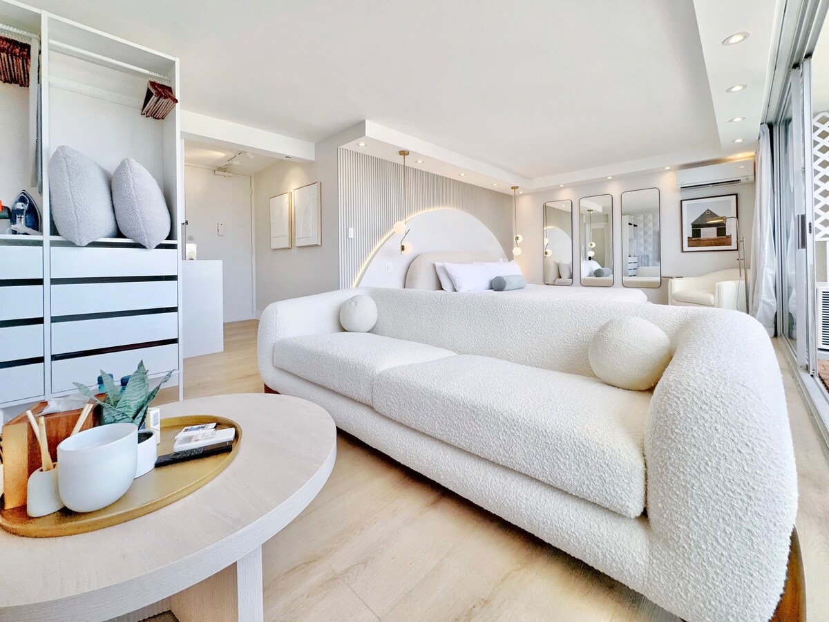 Top FL-Luxury Ocean View King Suite-Waikiki Beach~