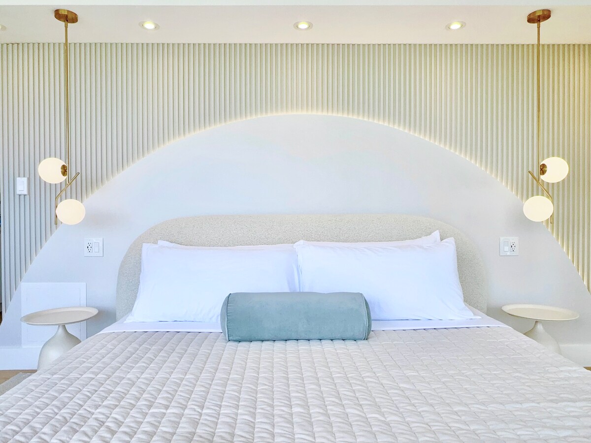 Top FL-Luxury Ocean View King Suite-Waikiki Beach~