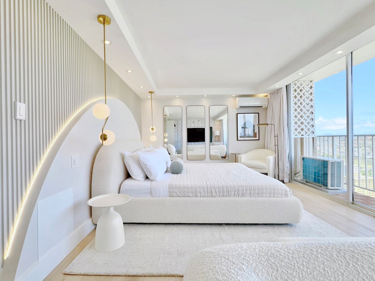 Top FL-Luxury Ocean View King Suite-Waikiki Beach~
