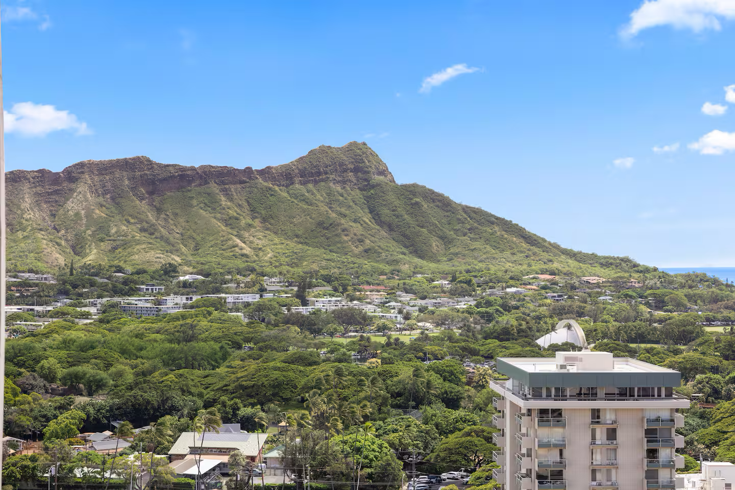 21F-Beautiful Diamond Head View-1BR w/Free Parking