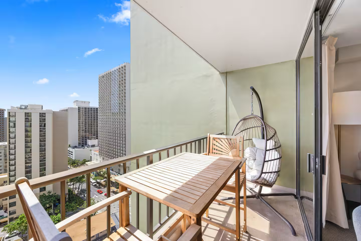 21F-Beautiful Diamond Head View-1BR w/Free Parking