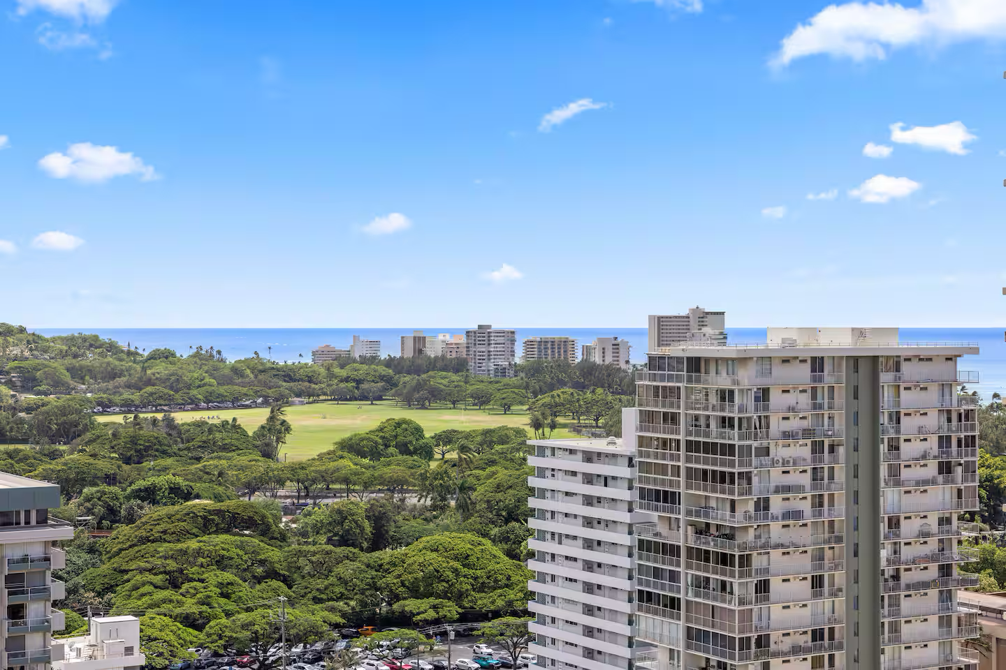 21F-Beautiful Diamond Head View-1BR w/Free Parking