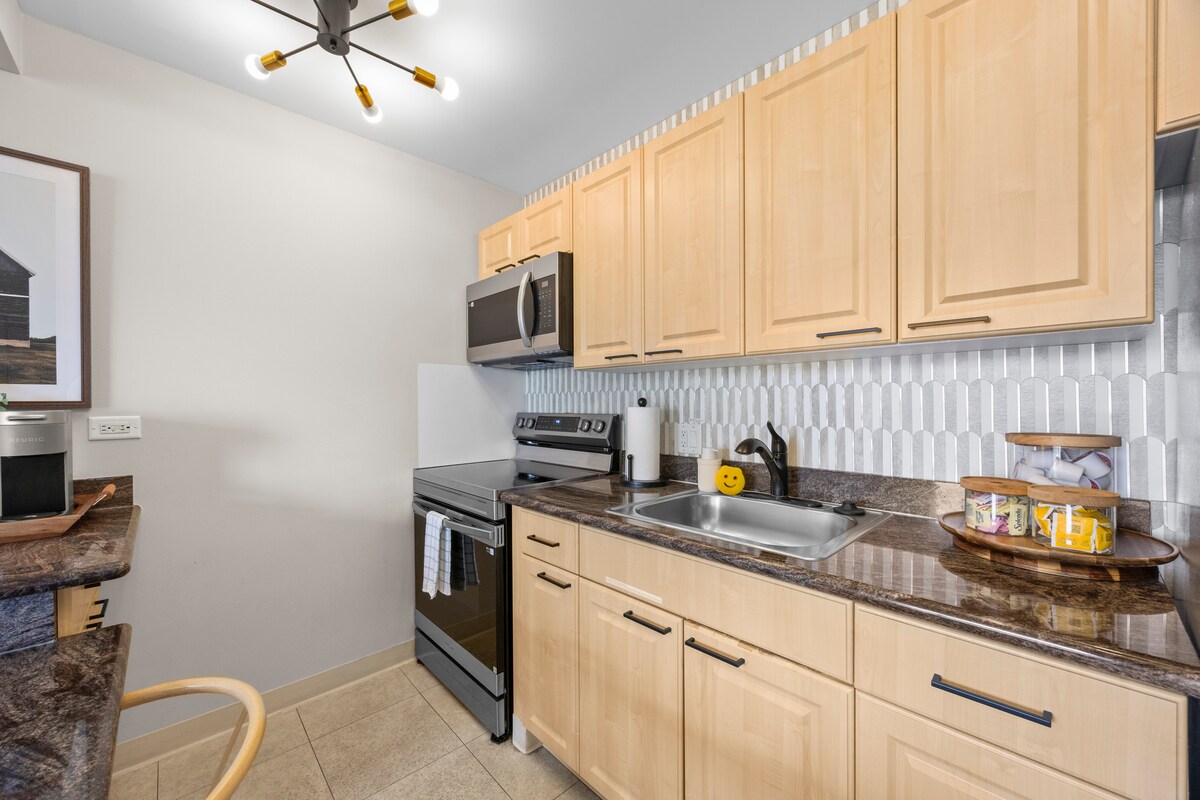 21F-Beautiful Diamond Head View-1BR w/Free Parking