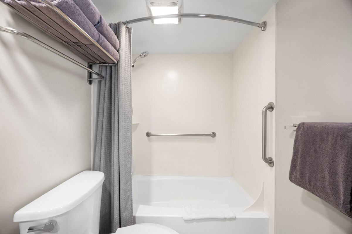 21F-Beautiful Diamond Head View-1BR w/Free Parking