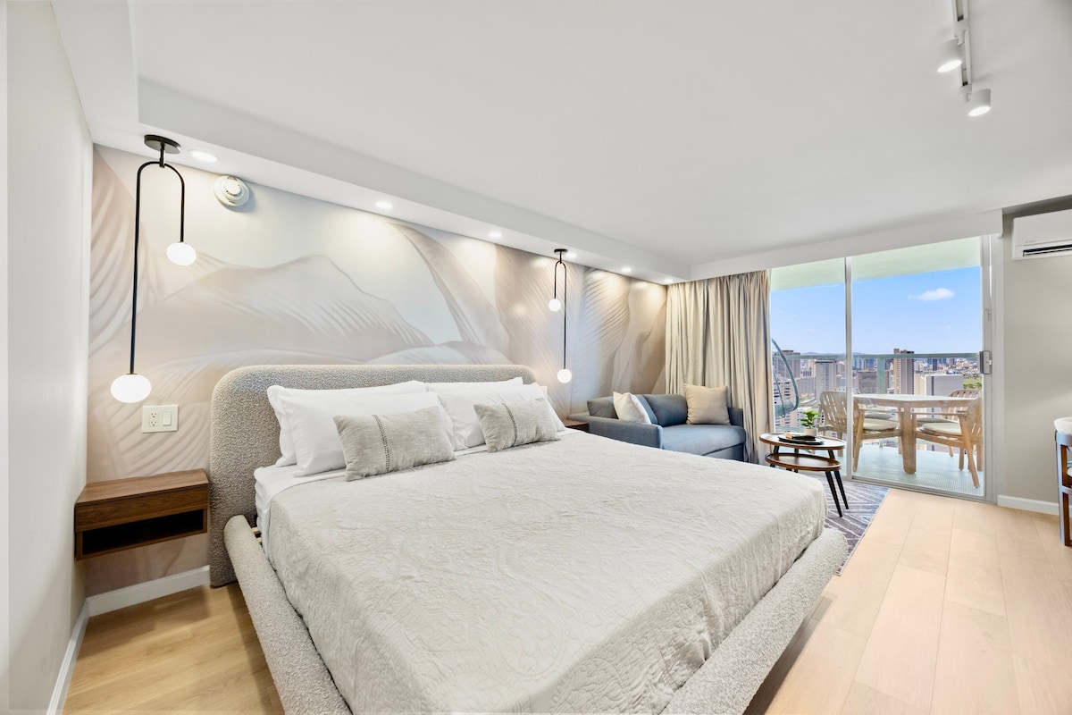 41F-Stunning High-FL Studio w/Ocean & City Views