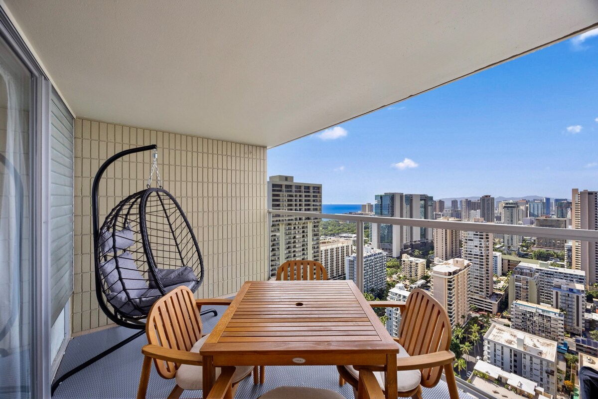 41F-Stunning High-FL Studio w/Ocean & City Views
