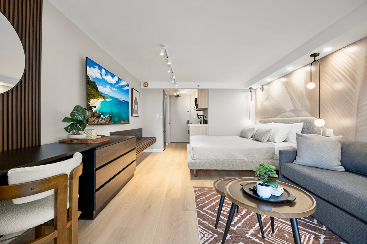41F-Stunning High-FL Studio w/Ocean & City Views