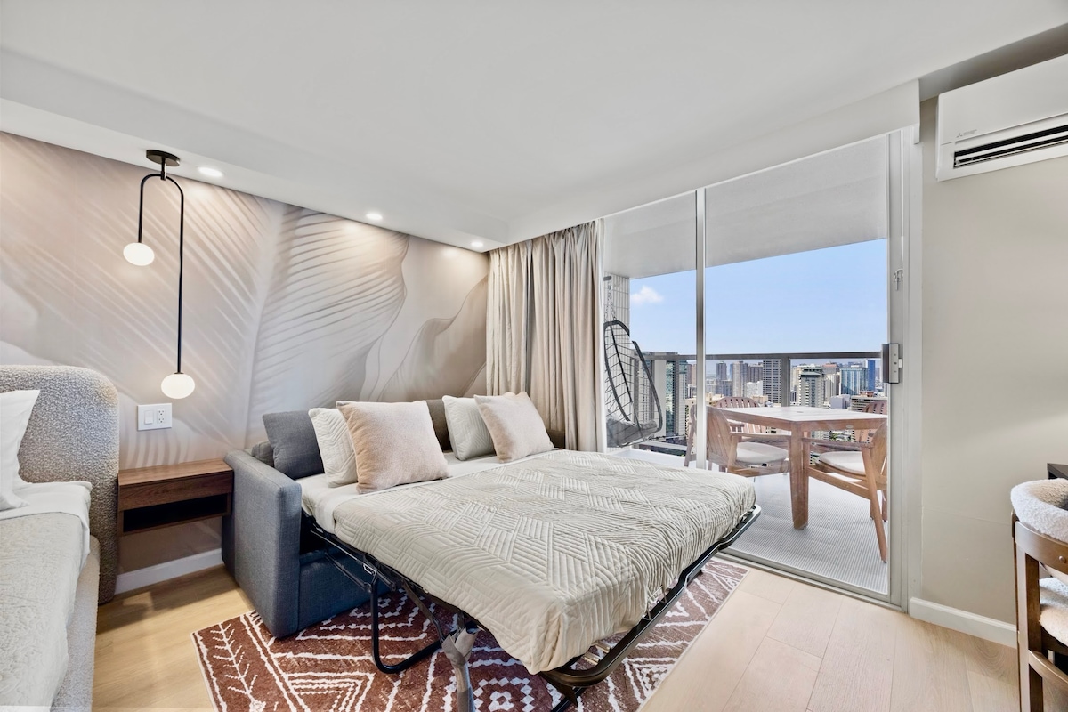 41F-Stunning High-FL Studio w/Ocean & City Views