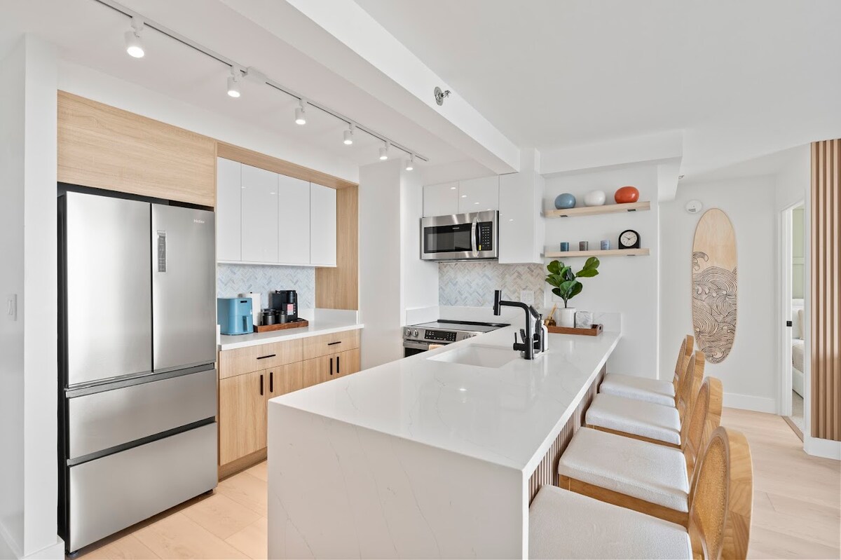 28FL-Upscale Ocean & Diamond Head View-1BR/Parking