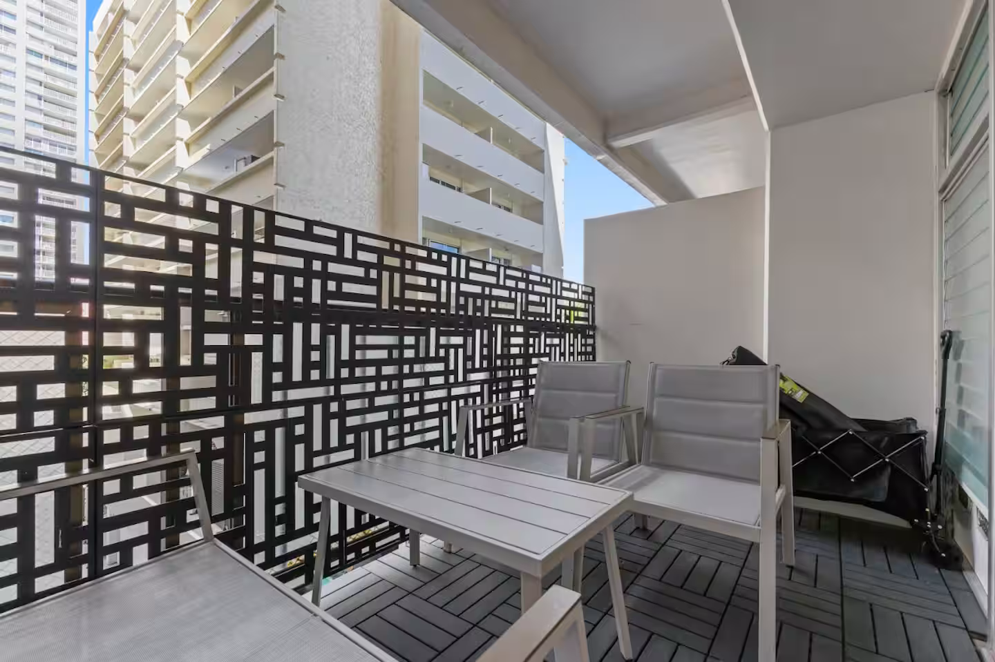 Stunning 2BR/2BA *Near Waikiki Beach+Free Parking!