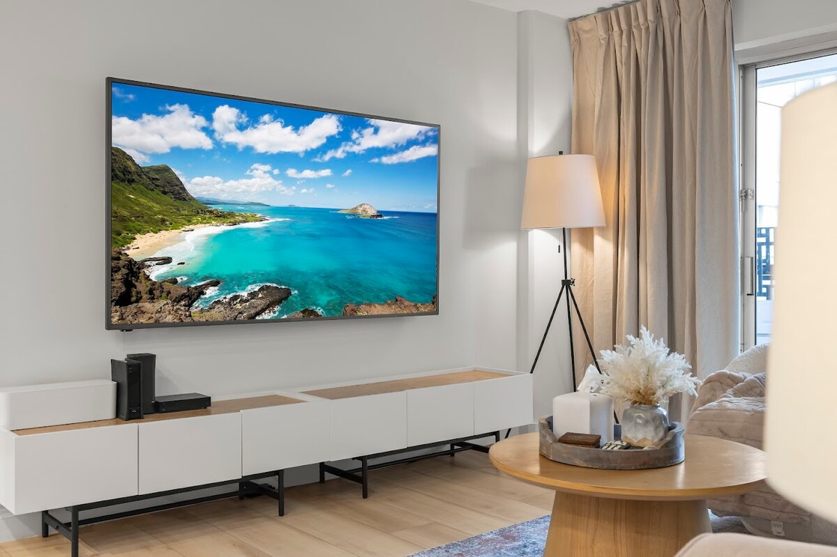 Stunning 2BR/2BA *Near Waikiki Beach+Free Parking!