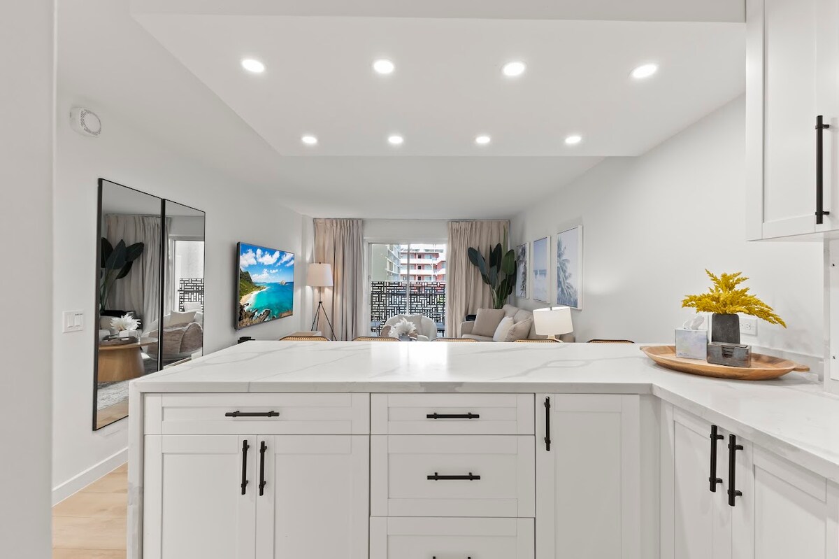 Stunning 2BR/2BA *Near Waikiki Beach+Free Parking!