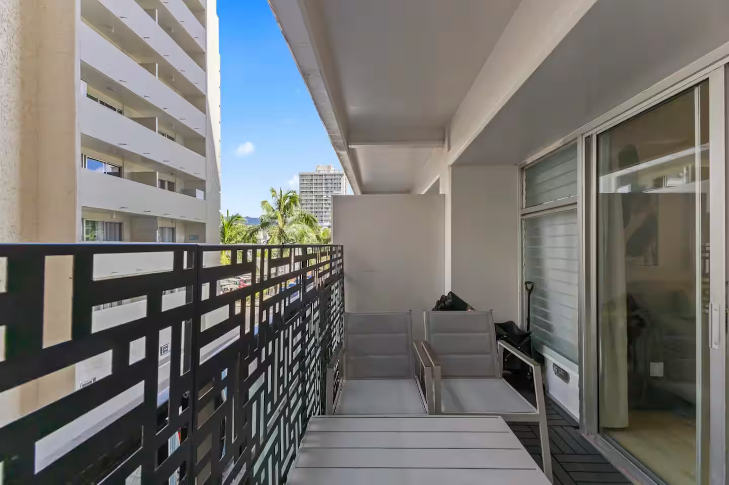 Stunning 2BR/2BA *Near Waikiki Beach+Free Parking!