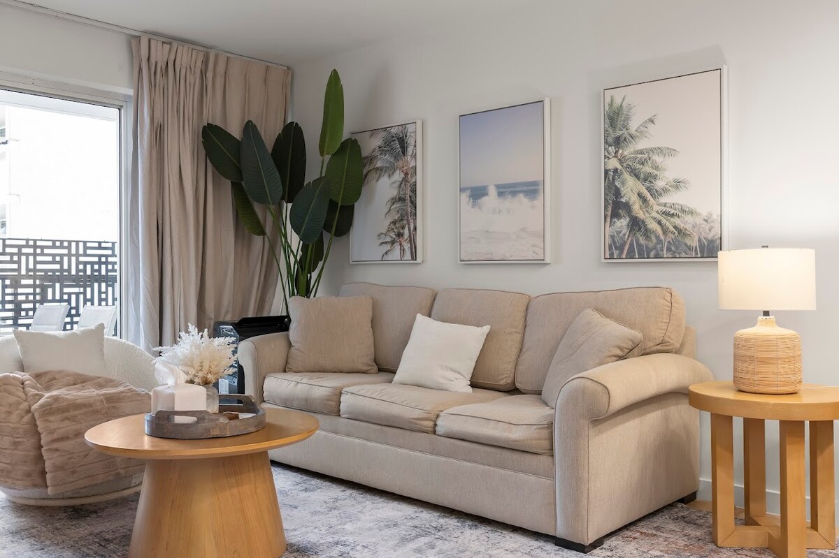 Stunning 2BR/2BA *Near Waikiki Beach+Free Parking!