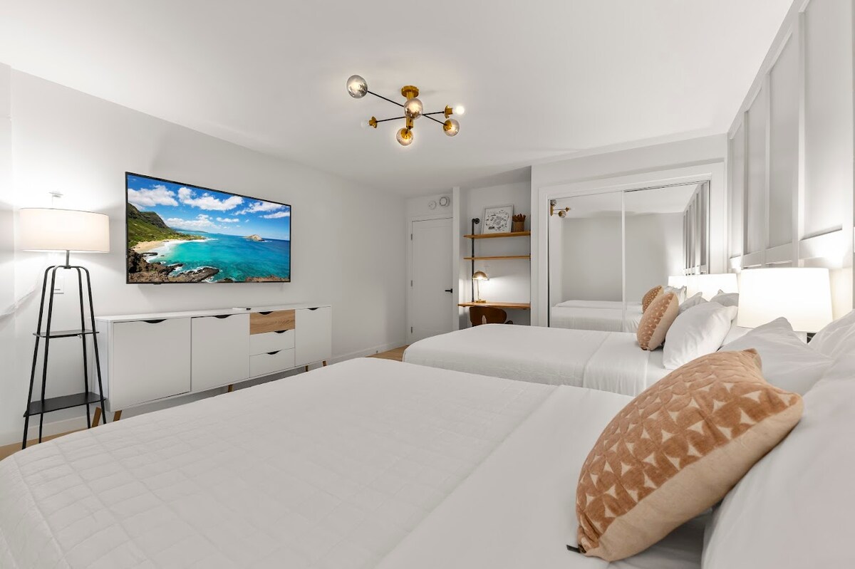 Stunning 2BR/2BA *Near Waikiki Beach+Free Parking!