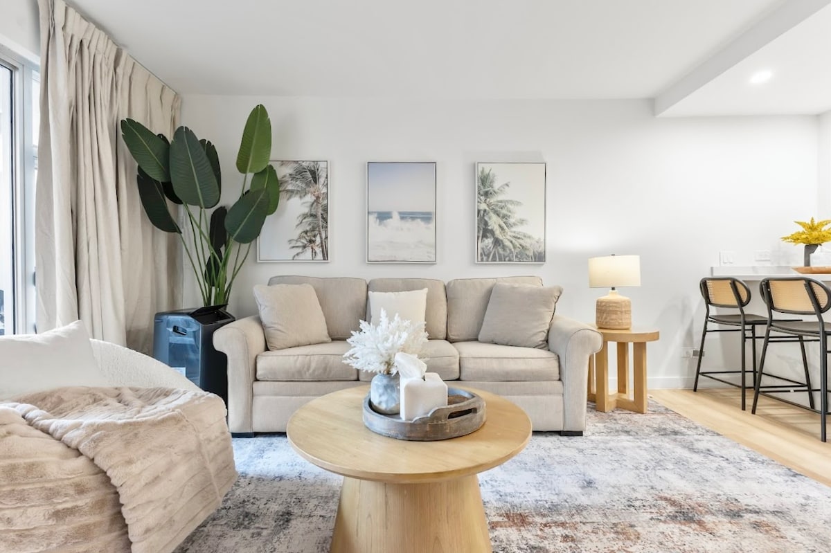 Stunning 2BR/2BA *Near Waikiki Beach+Free Parking!