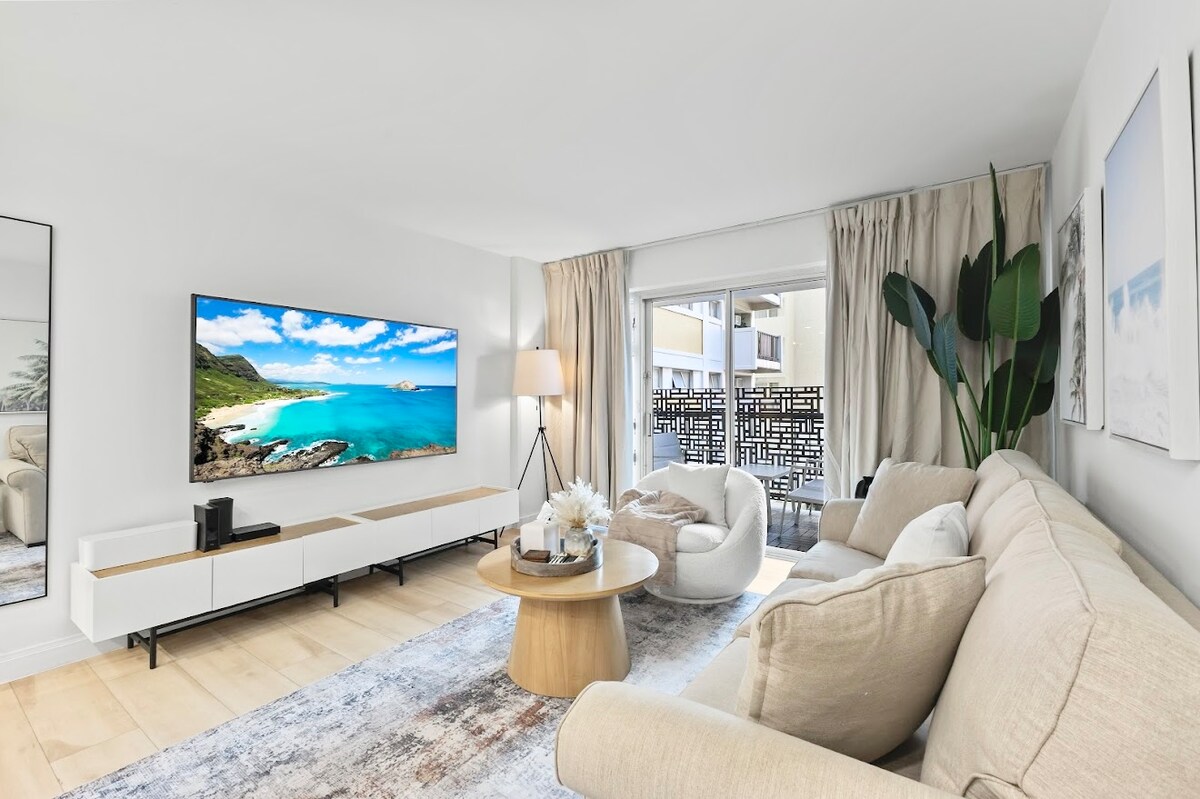 Stunning 2BR/2BA *Near Waikiki Beach+Free Parking!