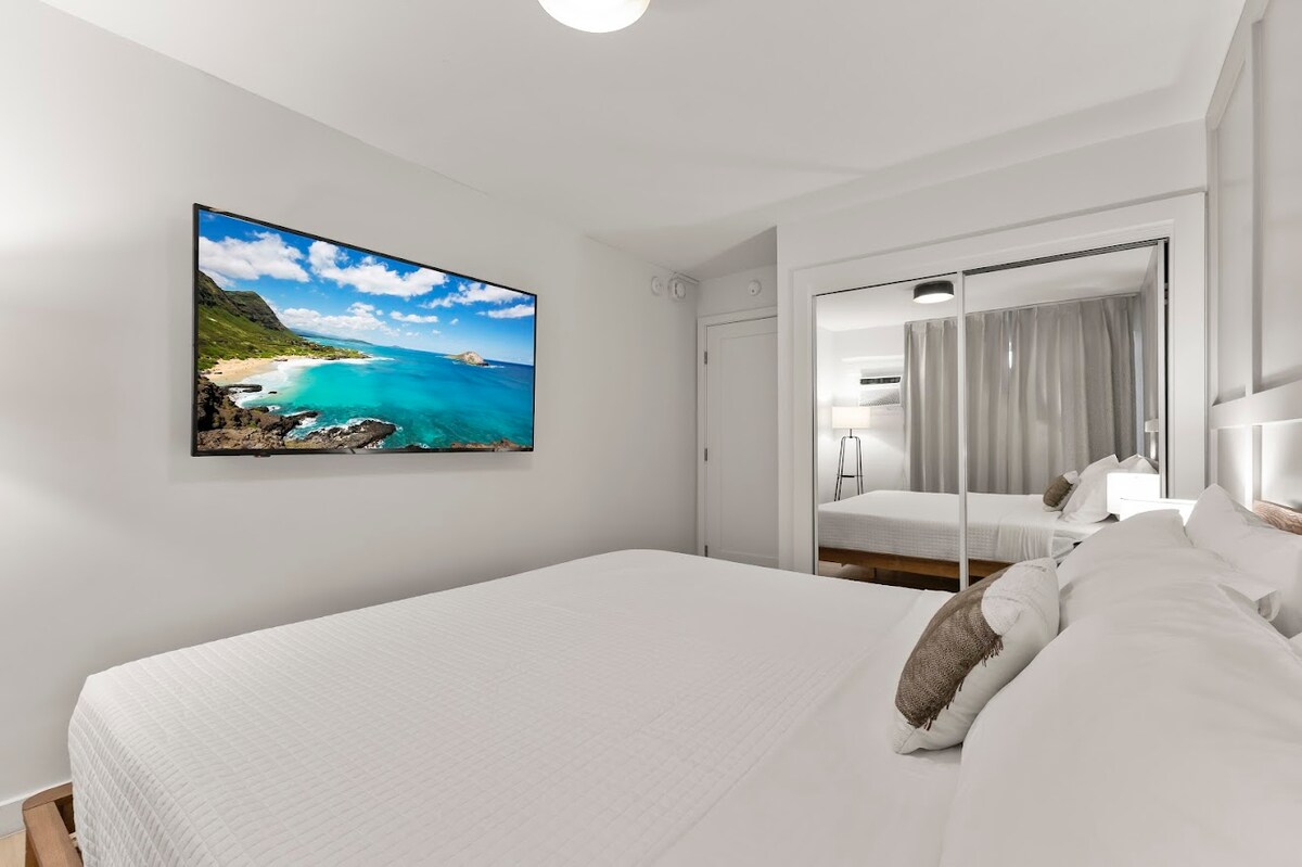 Stunning 2BR/2BA *Near Waikiki Beach+Free Parking!