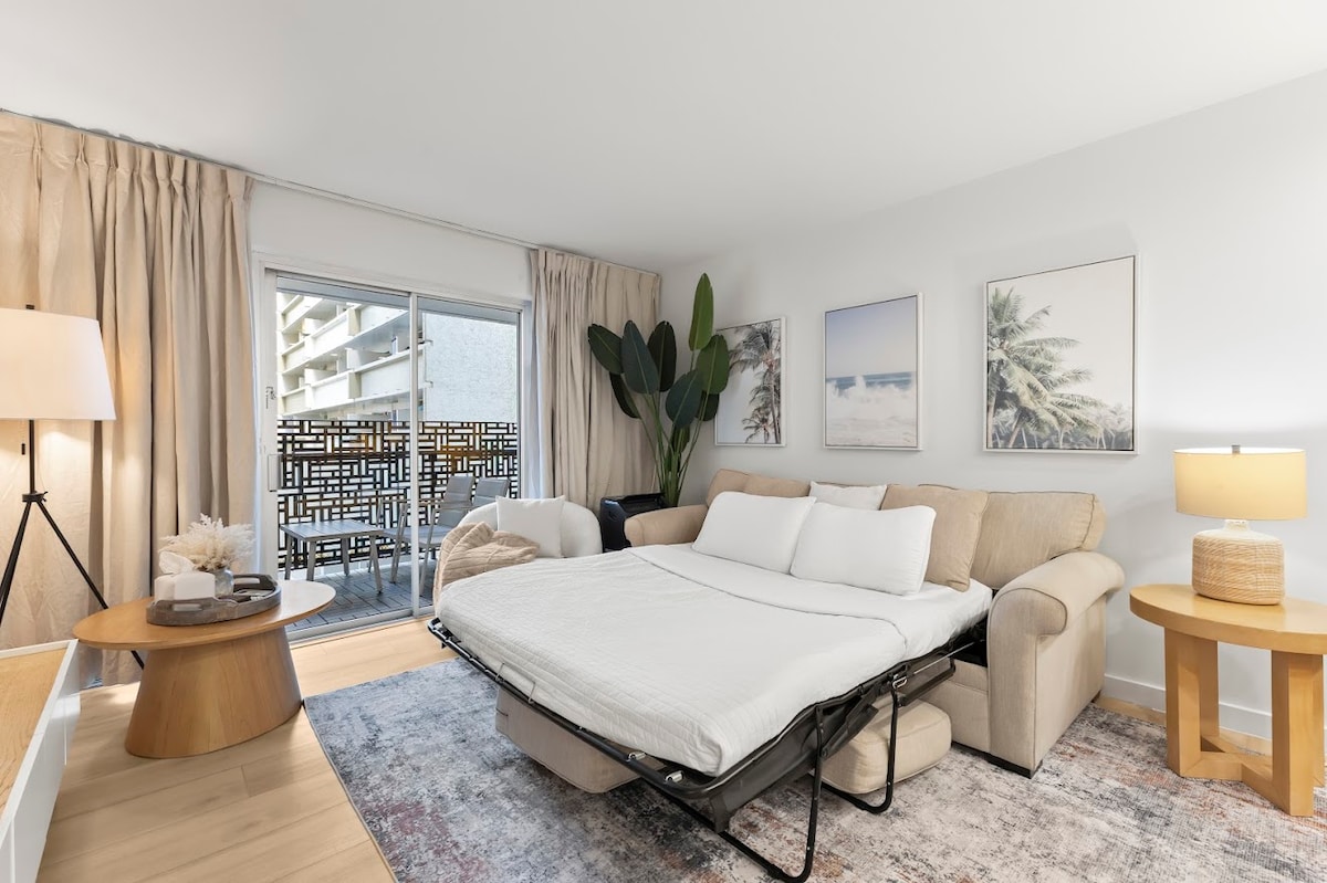 Stunning 2BR/2BA *Near Waikiki Beach+Free Parking!