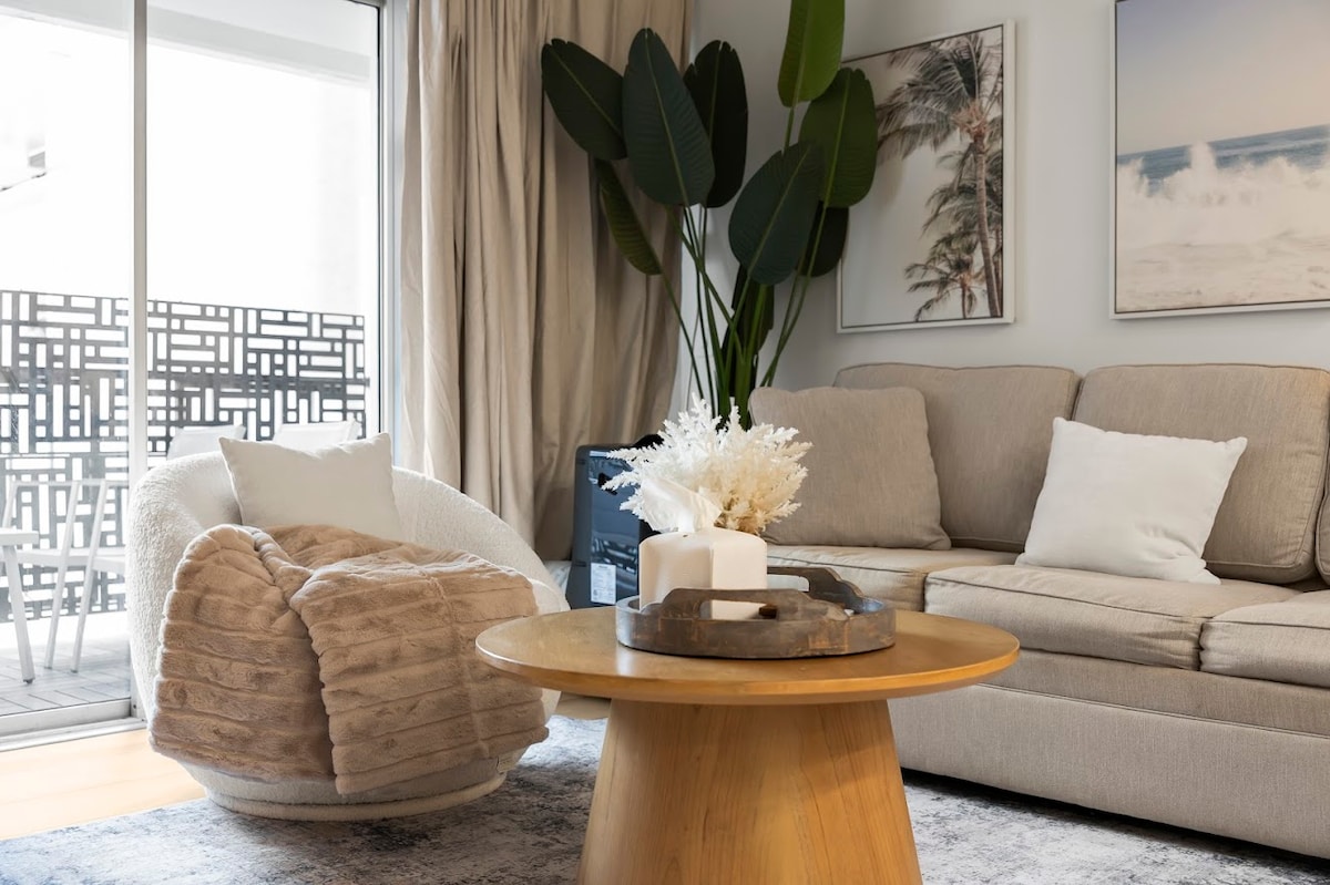 Stunning 2BR/2BA *Near Waikiki Beach+Free Parking!