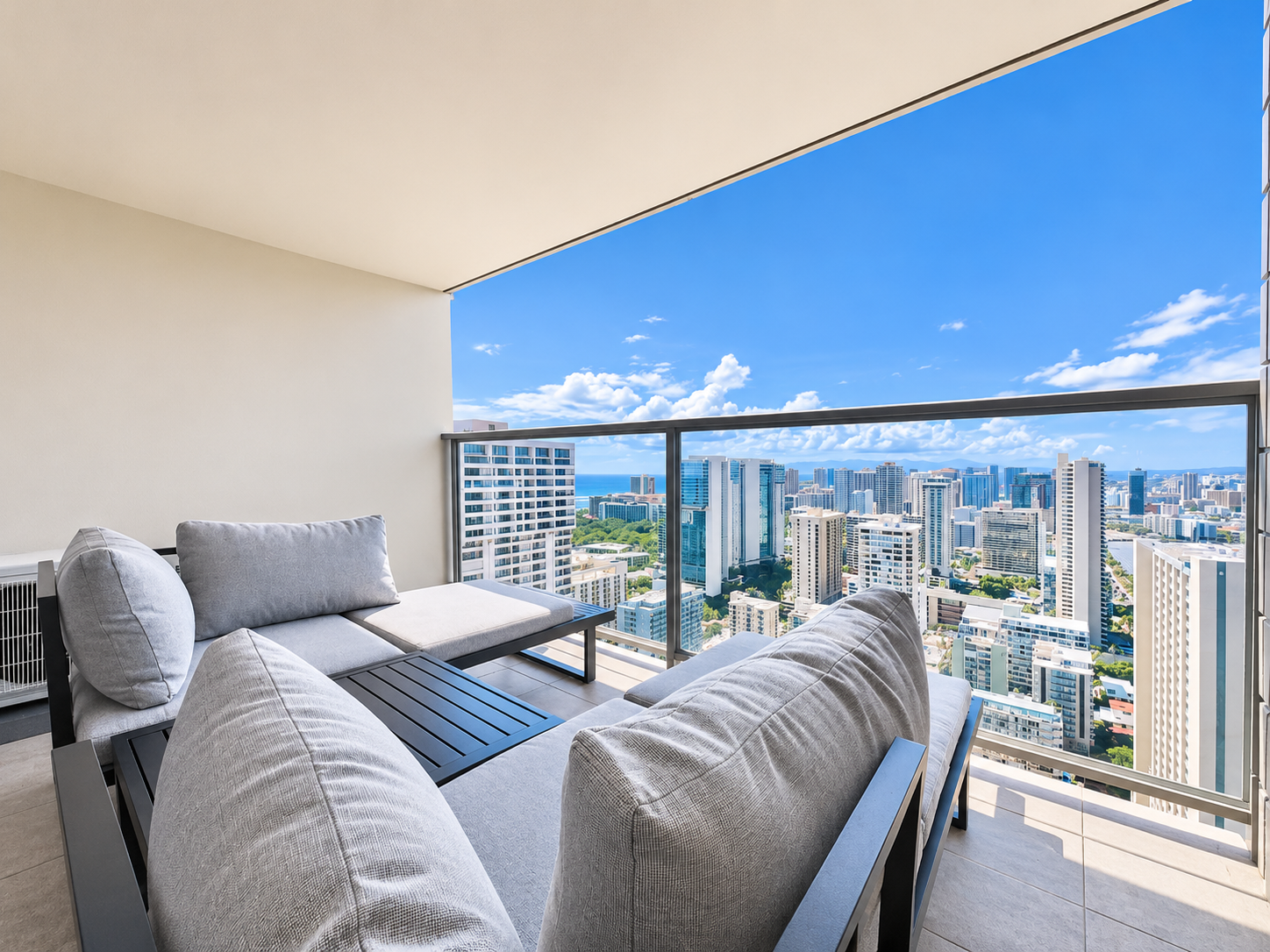 42F-Beautiful High-FL Studio w/Ocean & City Views