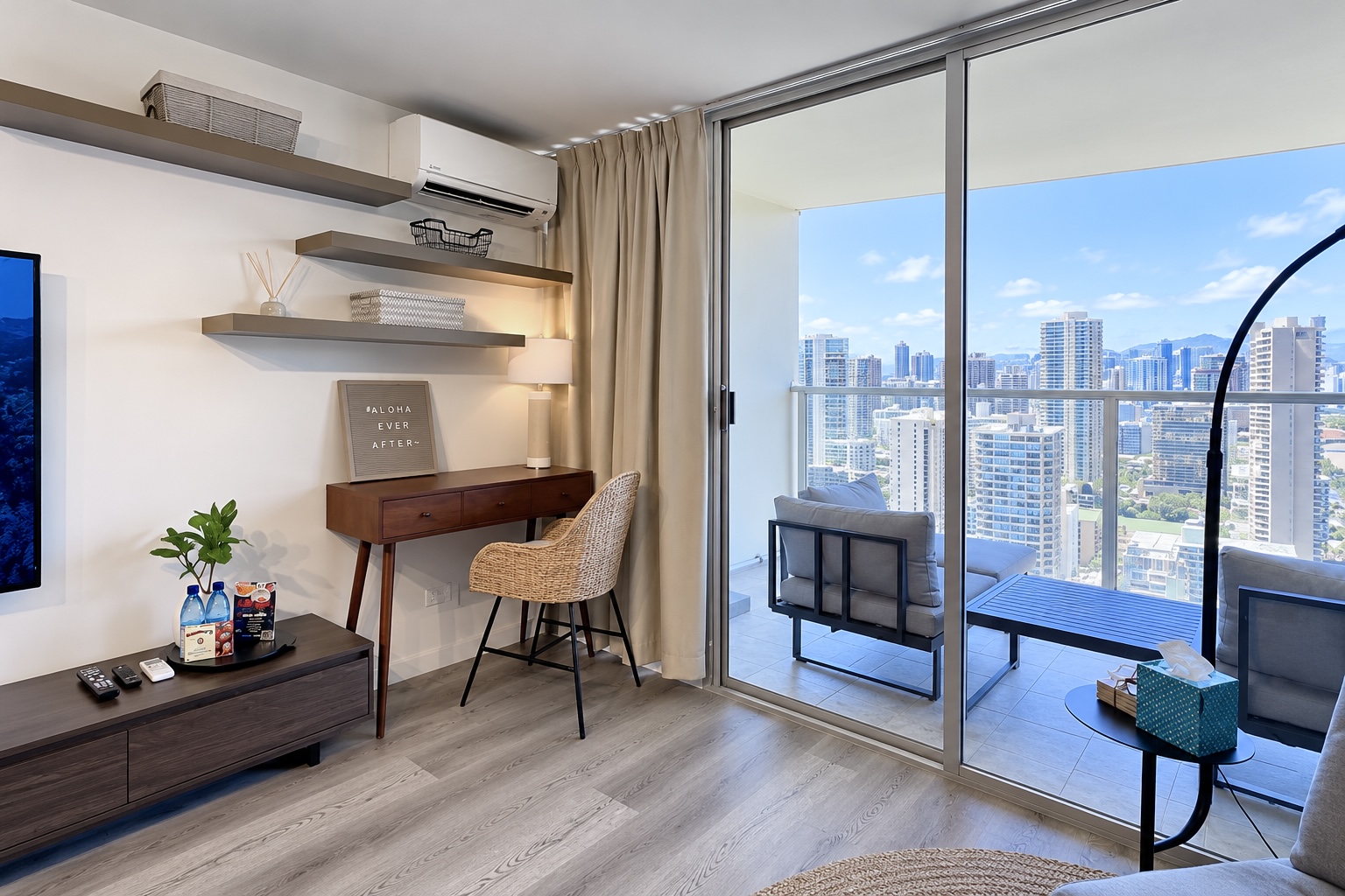 42F-Beautiful High-FL Studio w/Ocean & City Views