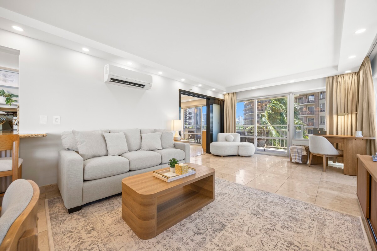 Beautiful Ilikai 2BR/2BTH Corner Suite-Waikiki
