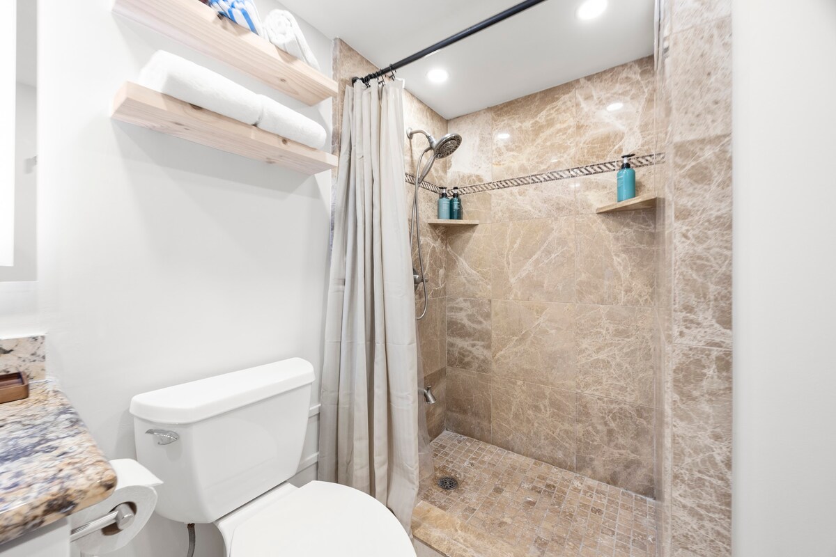 Beautiful Ilikai 2BR/2BTH Corner Suite-Waikiki