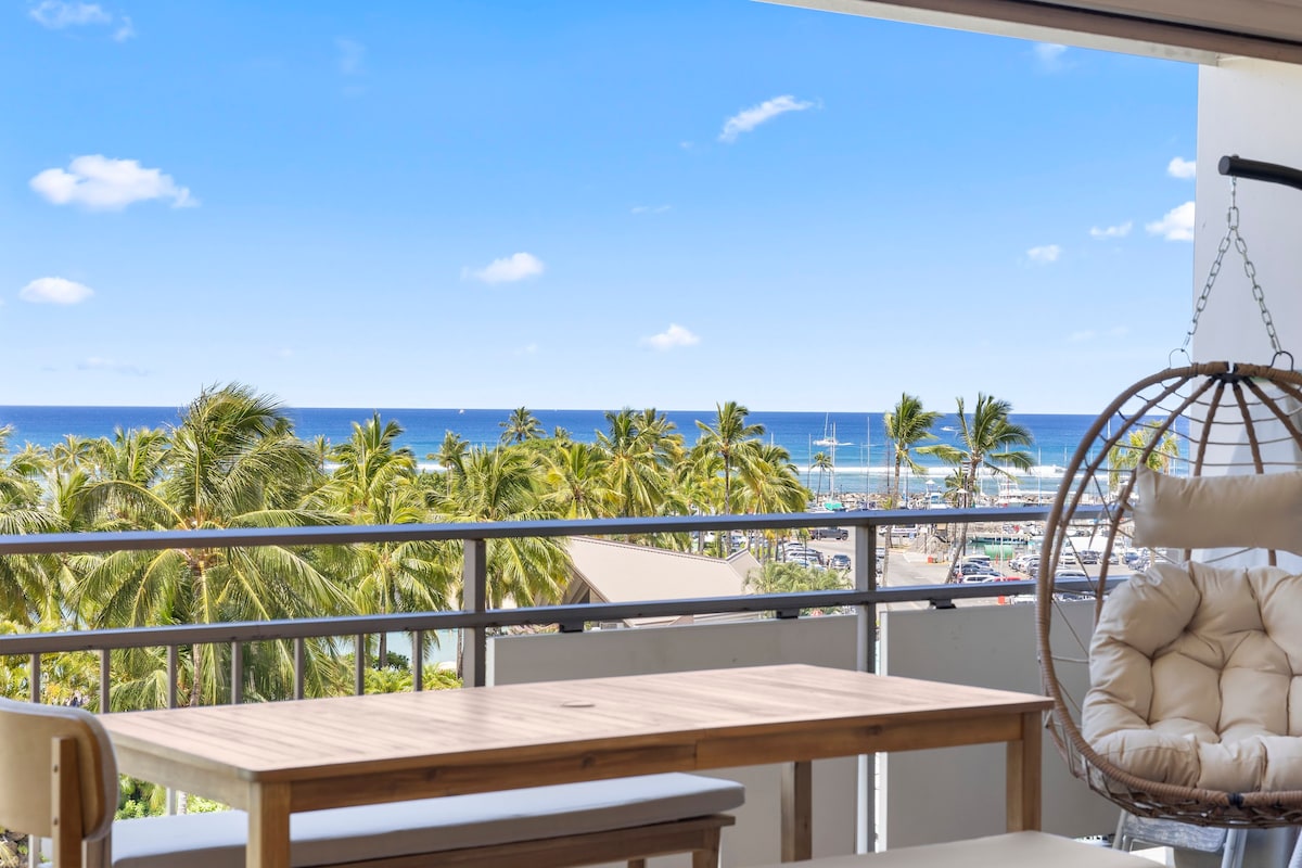 Beautiful Ilikai 2BR/2BTH Corner Suite-Waikiki