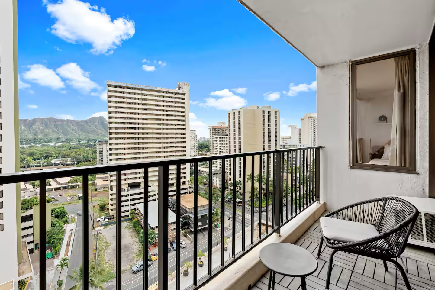 16F-Stunning Banyan DiamondHead View-1BR w/Parking