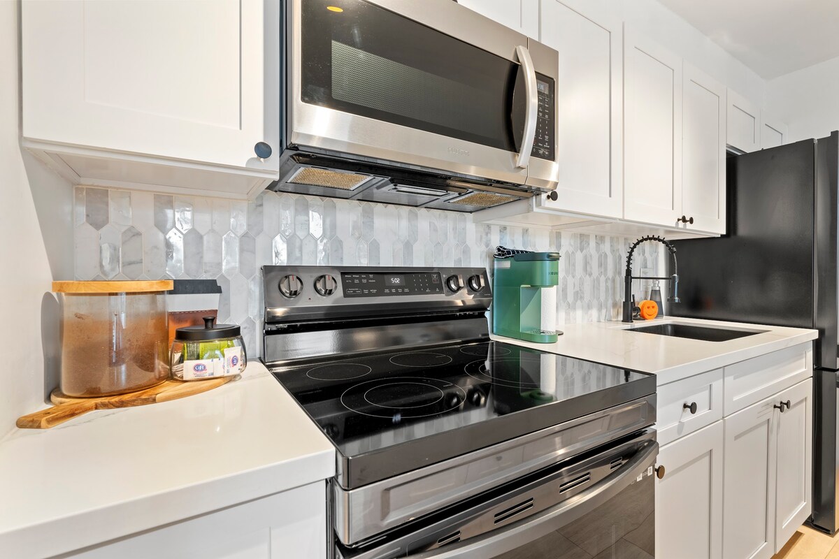 16F-Stunning Banyan DiamondHead View-1BR w/Parking