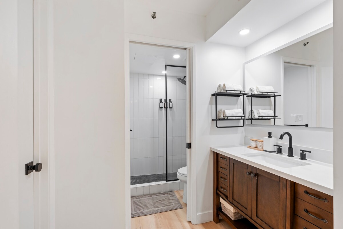 16F-Stunning Banyan DiamondHead View-1BR w/Parking