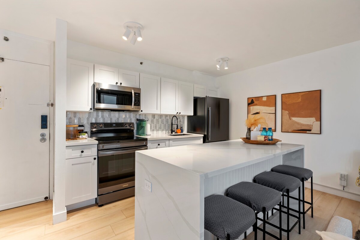 16F-Stunning Banyan DiamondHead View-1BR w/Parking