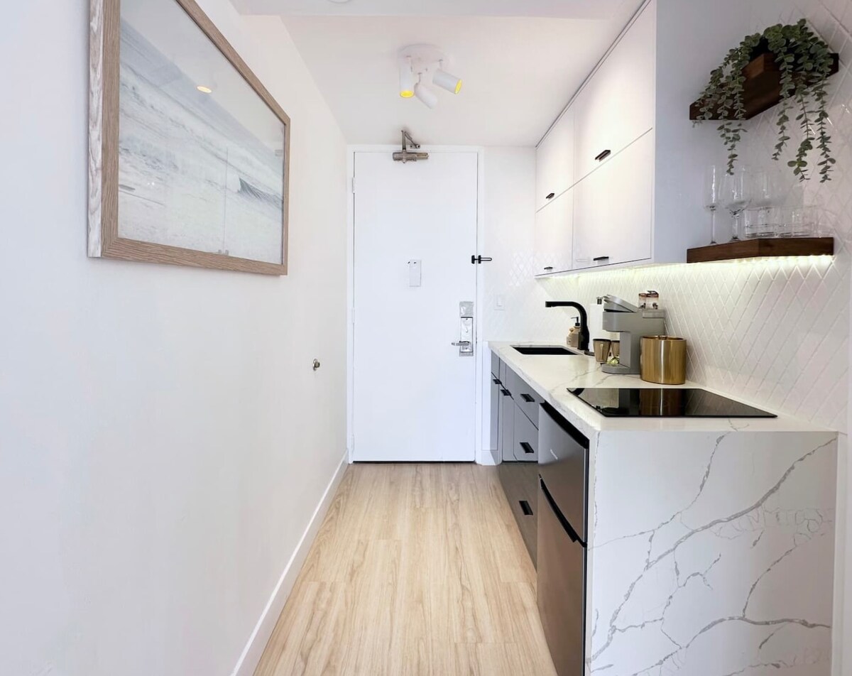 31FL-Upscale Ocean View Studio-2-min Walk to Beach