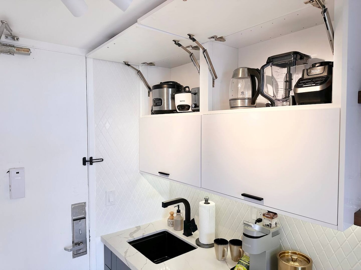 31FL-Upscale Ocean View Studio-2-min Walk to Beach