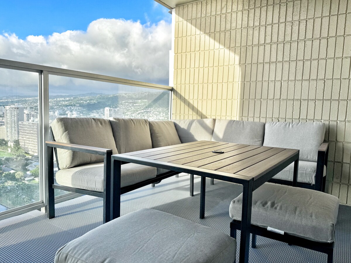 43FL-Modern High-FL Studio w/Ocean & City Views