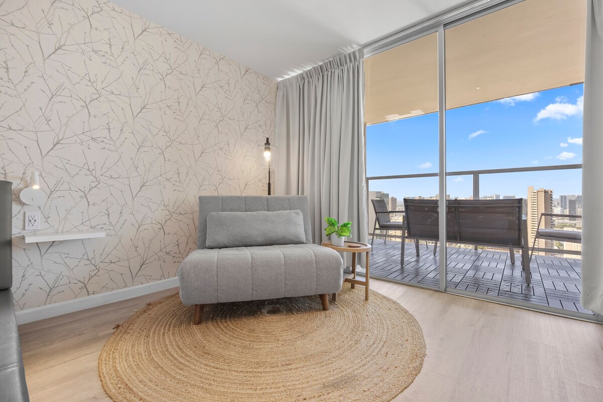 41F-Island Colony Studio-Ocean & City Skyline View