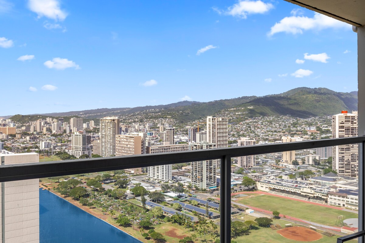 41F-Island Colony Studio-Ocean & City Skyline View